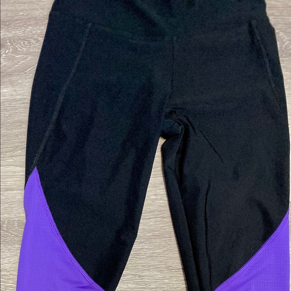 โ ๏ธ๐ฅโผ๏ธ๐
๐๐๐ ๐๐๐-๐๐โผ๏ธ๐ฅโ ๏ธ BALLY || Black + Purple Leggings | Size Small - Picture 6 of 11